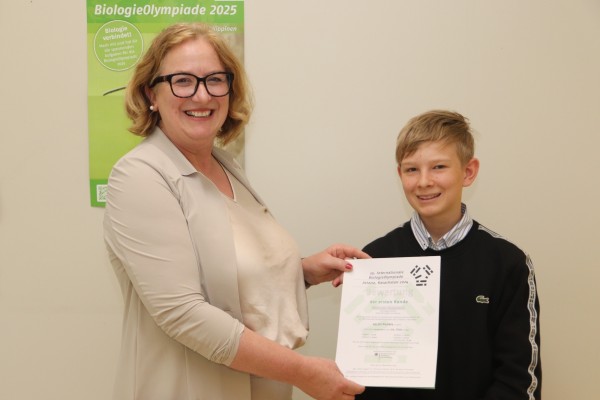 bioolympiade_24_alex-2_retAF297AB7-1BAC-E099-2EBC-453EB1FA41C7.jpg