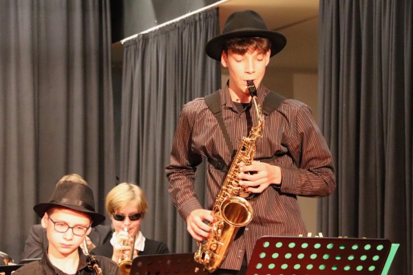 bigbandkonzert_24-121F2245EF-23C5-0655-8095-1676DBC66269.jpg